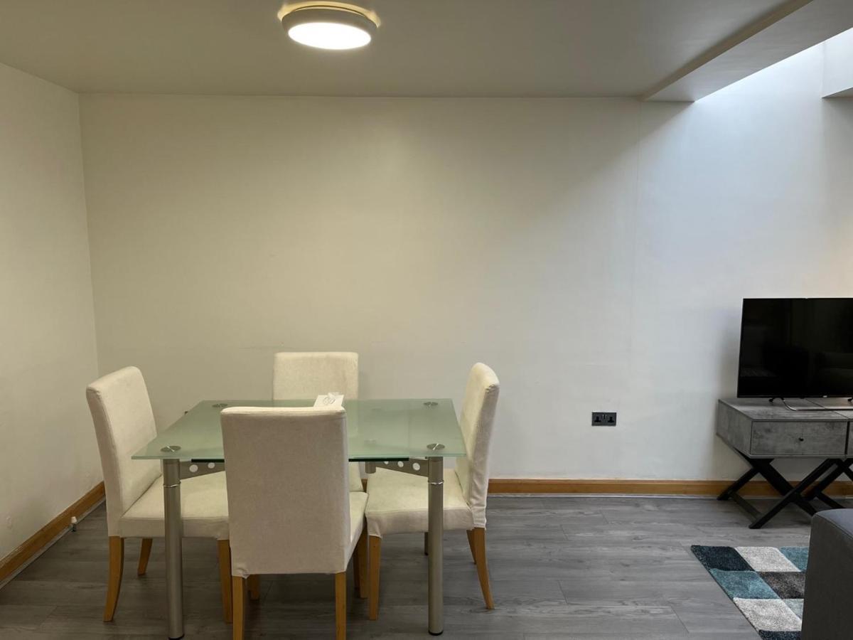 Three Bedroom House In Tooting By Star Apartments Лондон Экстерьер фото